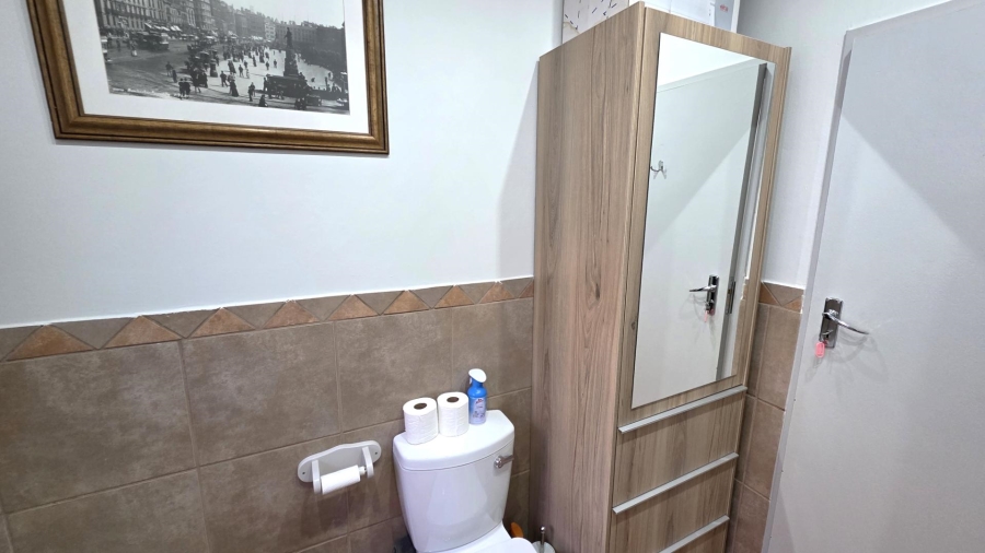 2 Bedroom Property for Sale in The Coves North West